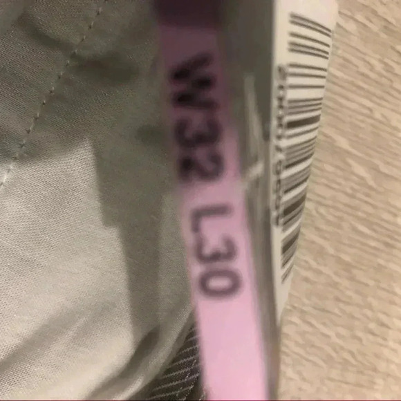 Dockers - Picture 2 of 3